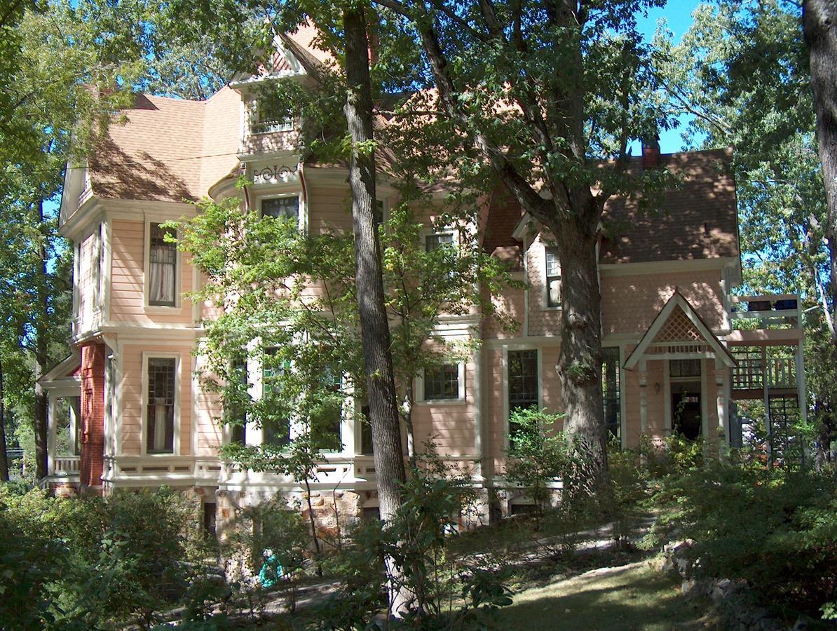 هوت سبرنغز 1884 Wildwood Bed And Breakfast Inn المظهر الخارجي الصورة
